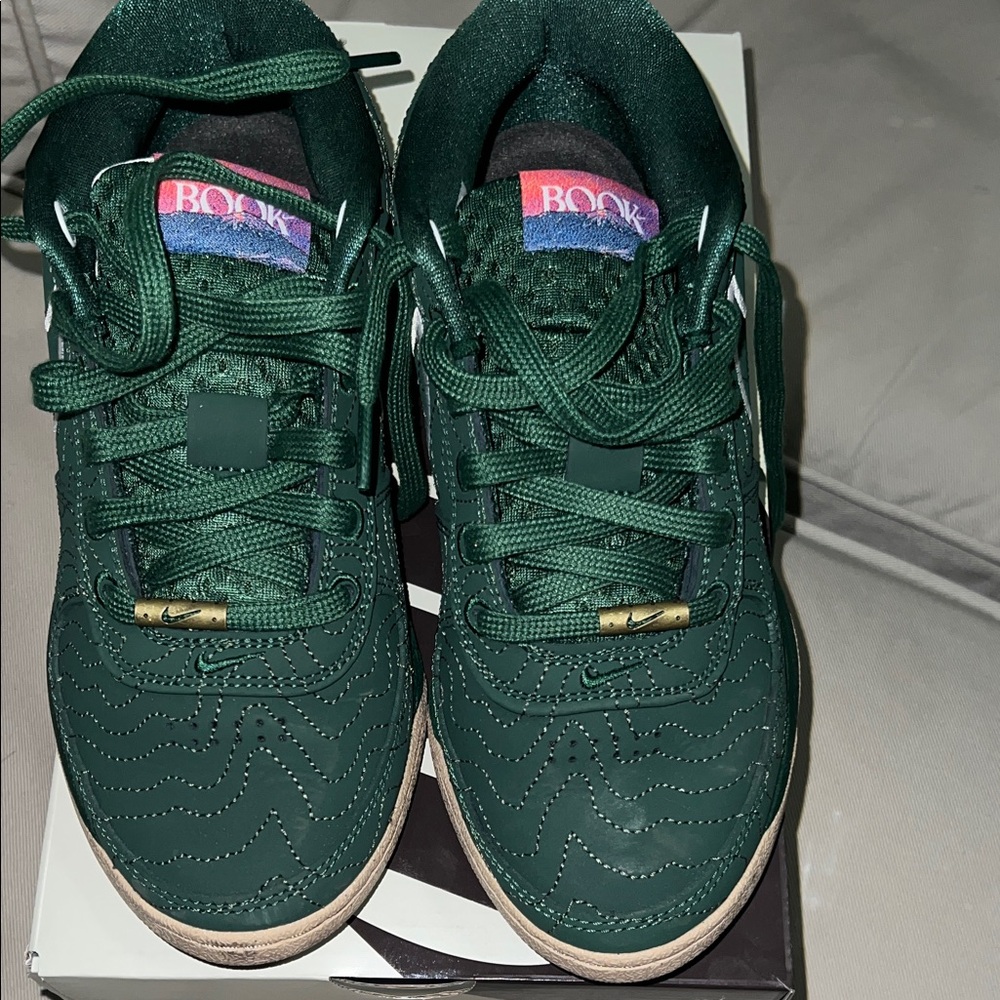 Nike Book 1 Green size 7 excellent condition